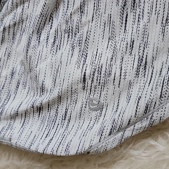 Lululemon Free To Be Serene Tank Tiger Space Dye Black White / Deep Coal - Picture 6 of 9